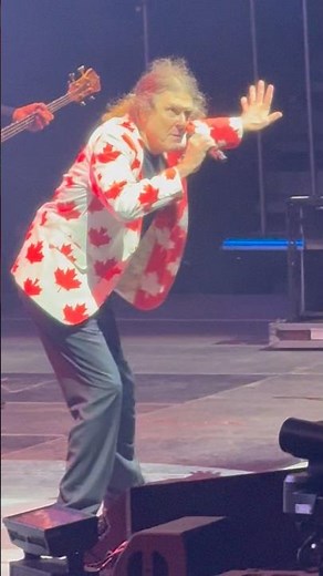 "Weird Al" Yankovic Performs “Canadian Idiot” Live in Ottawa!