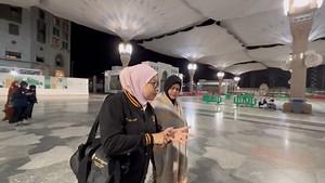 4.3K views · 84 reactions | Soalan jemaah berkaitan apa nak buat semasa ziarah wida di dalam raudah #arrayyanhijrah #viral #berkongsirezekibersamaarrayyan #ThePowerOfSedekah #Duyufurrahman #sembelih #kambing #aqiqah #sedekahumrah #mekah #fyp #fyp #malaysia #founderarrayyanhijrah#mekah❤️ #madinahalmunawaroh #kaabah #umrah #umrah2023 #norhafizahsaad #kopidatin #qurantagging#umrahbersamaarrayyanhijrah#umraharrayyanhijrah#umraharrayyanhijrahglobalsdnbhd | Nor Hafizah saad | Facebook