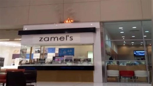 Fire at shopping centre