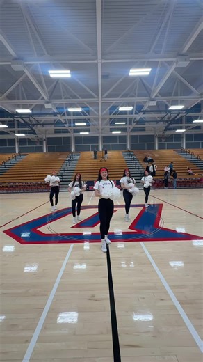 DAMN I 🤍 MIAMI dc: @Sophia B // #umiami #gameday #dolphins #dance #pitbull