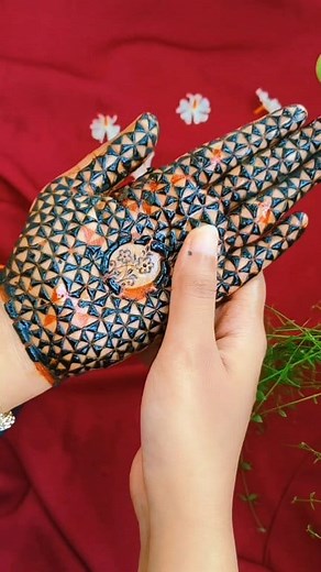 273K views · 1.9K reactions | Henna Design Tutorial . . . . . #minhasmehndiart #hennadesign #mehndi #mehndiartist #henna #reelschallenge #reelsfacebook #reelsvideo #viralreels #hennaart #hennaartist #organichenna #reelsviralシ #reelsfypシ | Minha's Mehndi Art | Facebook