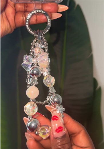 Luxury Rhinestone Butterfly Be#luxury #rhniestone #butterfly #Keychains #siliconebeadedwristlet