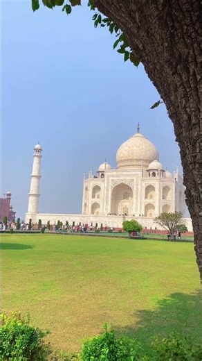 #music #shortsvideo #viralvideos #tajmahal #tajindia #love #viwes #viwe