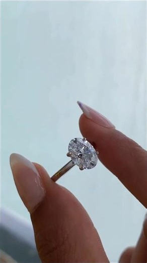 2.19 Carat G VVS2 Oval Cut Diamond Solitaire Engagement Ring in Platinum – IGI Certified