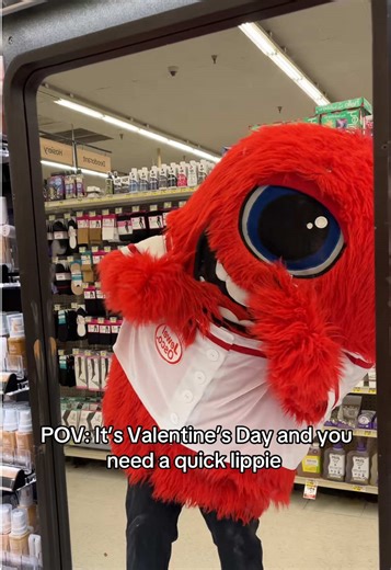 JoJo's lip gloss is tea. 🤏🏽 #valentinesday #chicago #jewelosco #grocery