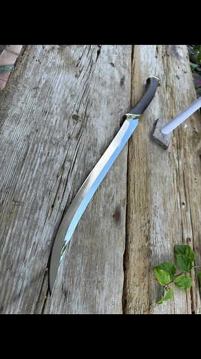 Exploring Legolas' N690 Fighting Knives