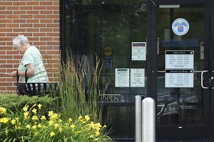 Order to phase out paper checks for Social Security in effect