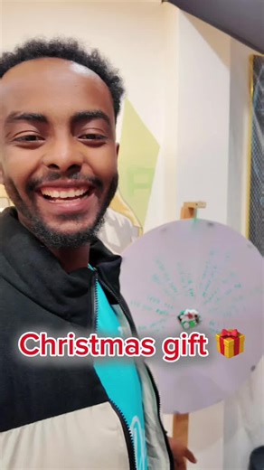 የኢላስ እቃ የቪዲዮ ታሪክ ይዘርዝር