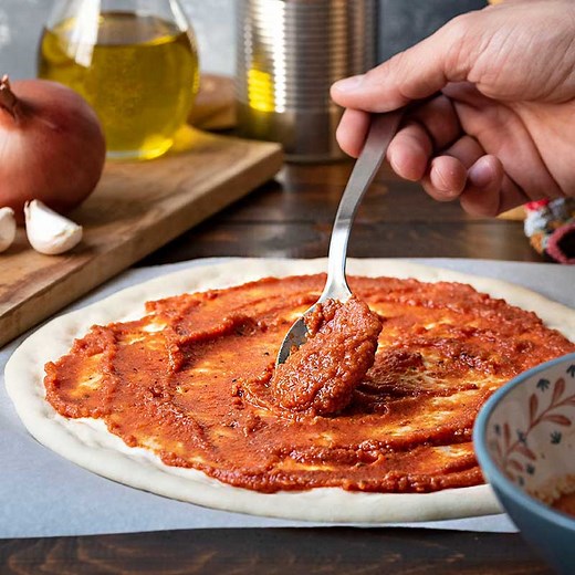 Homemade pizza sauce recipe with canned tomatoes