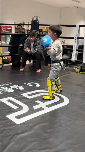 INSANE Kids Muay Thai Sparring Match! 🔥 #muaythaishorts #boxing #satisfying