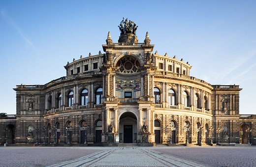 The World’s Largest Opera Houses - Discovery UK