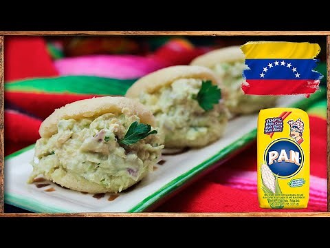 MINI Venezuelan corn flour AREPAS🥙😍 With chicken, avocado, and lime mayo!