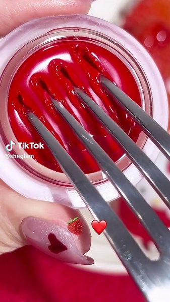 Hello Kitty Cosmetic Collection Availability Update