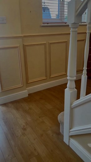 Now that’s how you do bespoke panelling. 🔥 @gavintuttoncarpentry showing proper trade skill on this one. Explore our full range here: hwdn.uk/DecorativeMoulding Mouldings featured: Cheshire Mouldings Softwood Dado Rail | Howdens