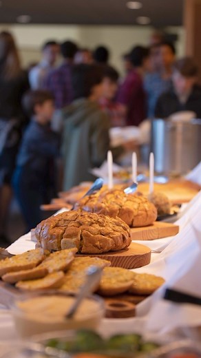 🌼🥖🌿🌿 Thanks to our students and staff who made agape feast beautiful!! #decor #fountainviewacademy #aesthetic #handlettering #eventdesign #weekofprayer | Fountainview Academy