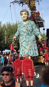 Unbelievably Large Puppets in Action 😮 | Fossbytes