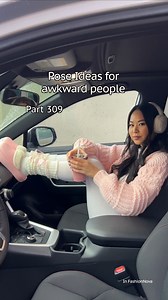 Get 250 pose ideas: https://nicolewongcoaching.com/pose_perfection Pose idea for awkward people #posingtips #posingforthecamera #posingideas #instagramphotos | Heynicolewong
