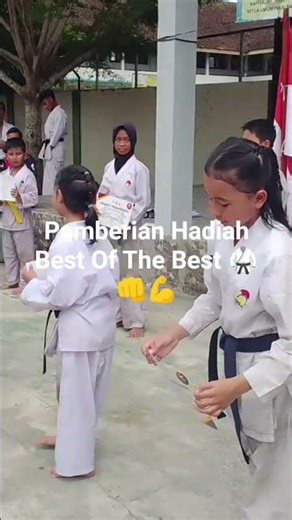 Pemberian Hadiah Best Of The Best 🥋👊💪 #karate #shortsvideo #terbaik #reels #shortsviral #shorts