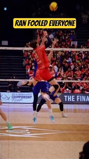 Ran Takahashi Faked EVERYONE 😳🏐 Genius Volleyball Trick!#shorts #haikyuu #volleyball