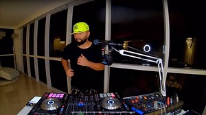 alexsensation | Yo siempre me la gozo con ustedes que ricooo la pasamos esta noche en el live🕺🏻🎉 gracias por acompañarme estuvo brutal🔥🔥🔥 donde quieren el... | Instagram