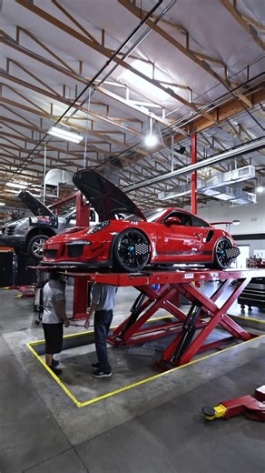 If you’re pushing you car to its maximum abilities with a track set up everything has to be 100% correctly and nobody does it better in vegas than us here at Trophy Performance #trophyperformance #tracksetup #porschevegas | Trophy Performance