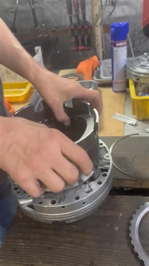 Shade Tree Mechanic on Instagram: "1989 Chevrolet Blazer 4WD 700R-4 Reverse Input Clutch Backing Plate Travel Chevrolet Blazer 700-R4 Automatic Transmission Rebuild #EngineRebuild #TransmissionRebuild #DifferentialRebuild #overhaul #rebuild #Car #Carrepair #automotiverepair #MechanicLifestyle #OldSchoolMechanic"