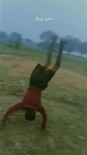 Back Flippe mar rhe hai bhai log sbskraeb kro #sorts #viral