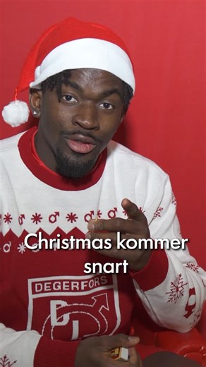 Degerfors IF on Instagram: "🕯️ Glad, rödvit tredje advent önskar Mamadouba Diaby! Har du säkrat dina lotter i vårt jullotteri? Fina priser finns i potten och på julafton kan du vinna 25 000 kr! Imorgon bitti drar vi den tredje vinnaren! 🎫 Du hittar lotterna på clubs.clubmate.se/degerforsif #degerforsif"