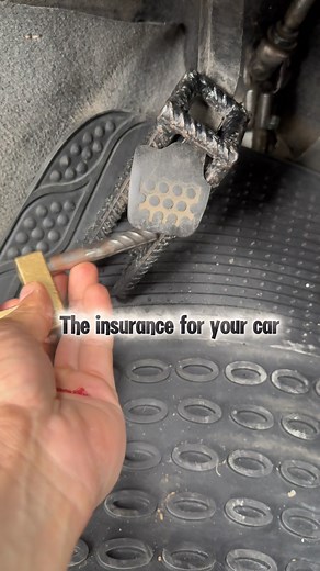 3.6M views · 18K reactions | Incredible, this insurance can protect your car and prevent it from being stolen ………. Increíble este seguro puede proteger tu coche y evitar que se lo roben ……. #fblifestyle #tips #cars #ideas #trick #tipsandtricks | Cerrajeros Master Locks | Facebook