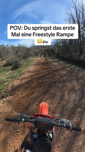 Würdet ihr euch das trauen? 😳 #motocros #motorrad #freestyle #moped #springen
