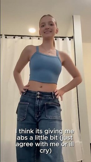 Your Go-To Crop Top 😍 Versatile + Cute!