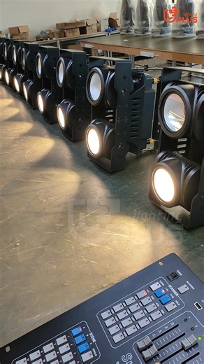 Outdoor 2x100w blinder light Light source: 2*100W high bright COB LED Control mode: DMX512, self-propelled, master-slave, voice control, RDM. Channel: CH4/ CH9 Dimming: 32-bit 0 ~ 100% linear dimming IP rating: IP65 #upluslighting #prolight #exhibition #lightshow #stagelighting #stagedesign #concertlighting #eventlighting #stagelight #DJlighting #StageLights #LightShow #EventTech #LightingDesign #ConcertLighting #LiveEvents #EventPro | Uplus lighting