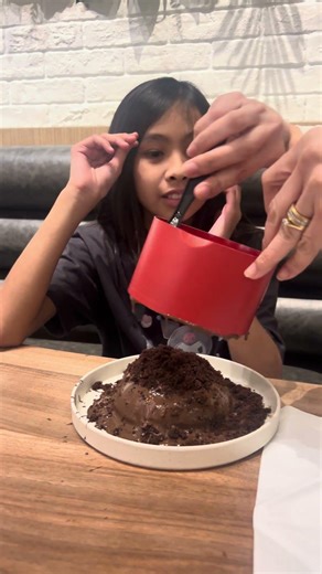 Trying the Matilda chocolate at PapaRotti
