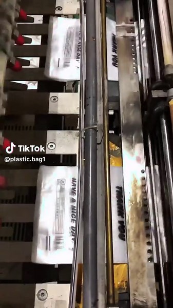 Plastic bag production process demonstration, professional custom plastic bags, Earth-friendly food bags in stock, plastic bag manufacturer.#plasticbag #manufacturing #factor #degradation #plastic #bag #Foryou #fyp #Foryophage