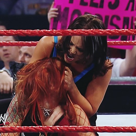 Lita, Ivory & Trish Stratus vs. Gail Kim, Victoria & Molly Holly WWE Battle