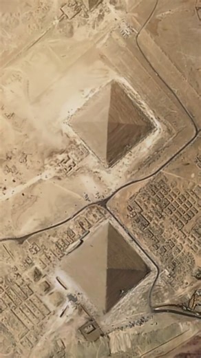 A sneak peak into the top chamber of a pyramid! 👀 New to History Hit - Egypt: What Lies Beneath, shows just how much we have left to uncover from Ancient Egypt as Dr Sarah Parcak uses satellite technology to identify thousands of ancient sites. Link in bio to sign up now! | History Hit