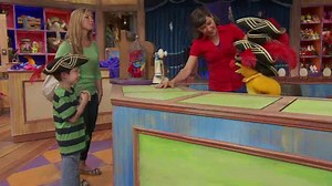 The Chica Show x01 "Captain Chica Redcomb"