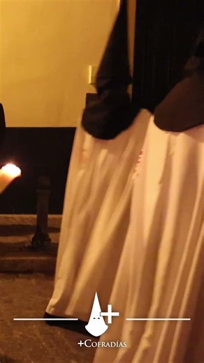 Nazarenos del Museo en la noche del Lunes Santo