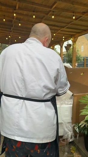 Just your everyday Italian chef carrying an 8ft nutcracker like it’s nothing. No big deal. 😂🎄 | Il Salvatore restaurant