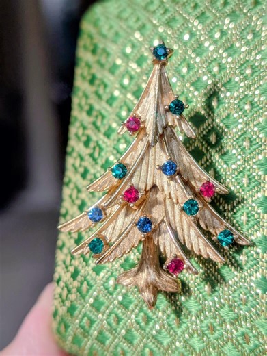 Vintage Crown Trifari Rhinestone Christmas Tree BOOK Piece EXCELLENT - Etsy