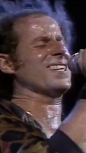 Klaus Meine Delivering the Performance! #scorpions #rocklegend #concert