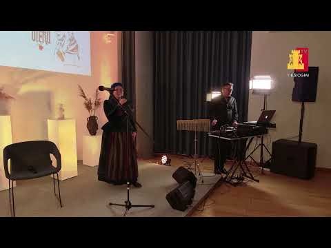 DJ UraganiuS ir Virgina Asnauskienė - Ir parbėga laivelis (Mažosios Lietuvos daina)