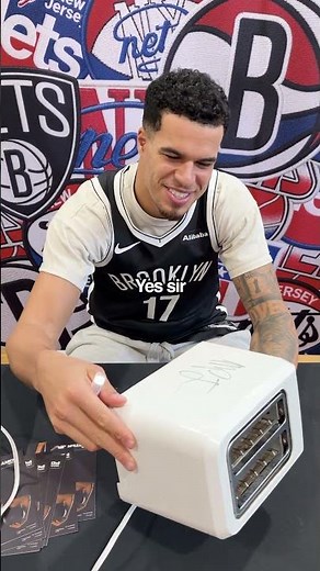 half-eaten croissant is CRAZYYY 😭 #brooklynnets #funny #nba