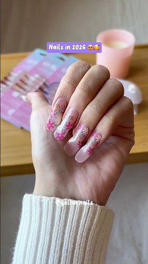 Creating subtle nail extensions using Gellae gel nail stickers ✨ The Diamond Top Coat helps extend