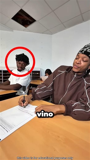 Se apoyó en su amigo para tener éxito en el examen pero.. 😮 #shorts
