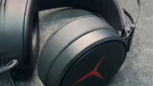 “拯救者Y360电竞音域：降噪霸主，音浪狂欢，你的游戏新伙伴！”