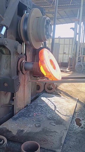 638K views · 1.4K reactions | Awesome Smart People   . . . #reels #shorts #diy #creative #steel #howto #tooltips #weld #tools | Random Gadgets | Facebook