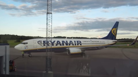 How Do Budget Airlines Make Money? A Look at Their Business Model