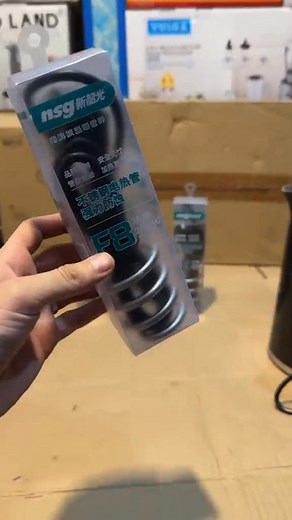 س سردی ٹھنڈے پانی سے جان چھڑائیں! ❄️ Introducing the powerful 2000W...