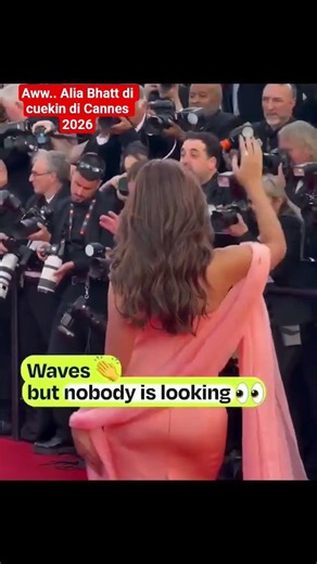 Aww.. Alia Bhatt di cuekin di Cannes 2026